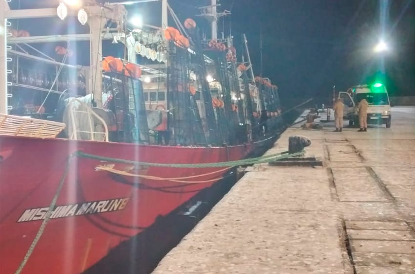 Paro total de la flota pesquera Nacional por casos de coronavirus en buque de Mar del Plata