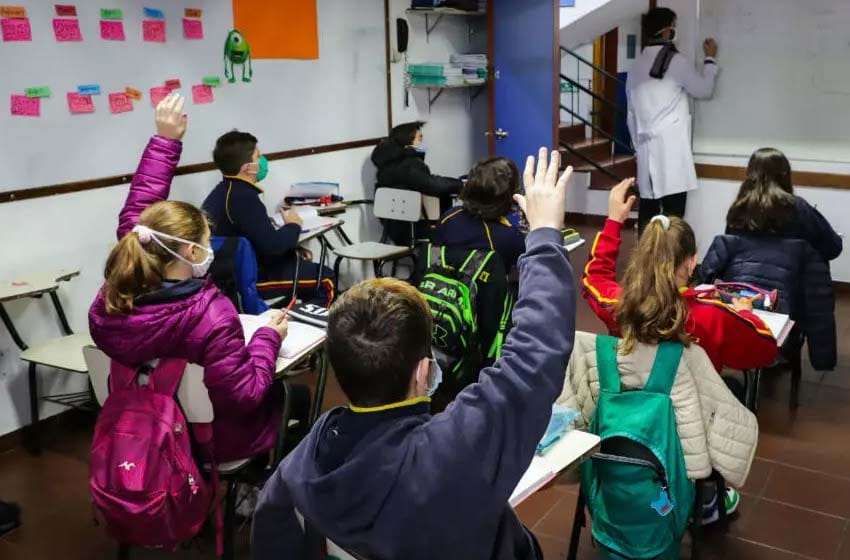 Ciudad de Buenos y Mendoza: vuelven a las escuelas más de 800 mil alumnos