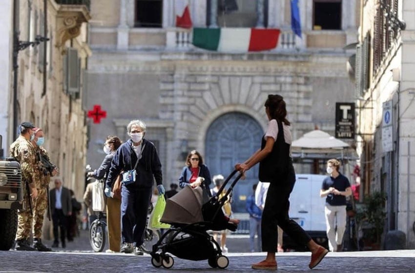 Con el 20 % de su población vacunada, Italia se prepara para eliminar el toque de queda nocturo