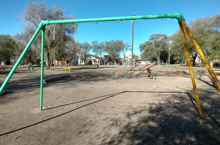Indignante: apenas 10 días duraron las hamacas de la plaza del barrio Belgrano