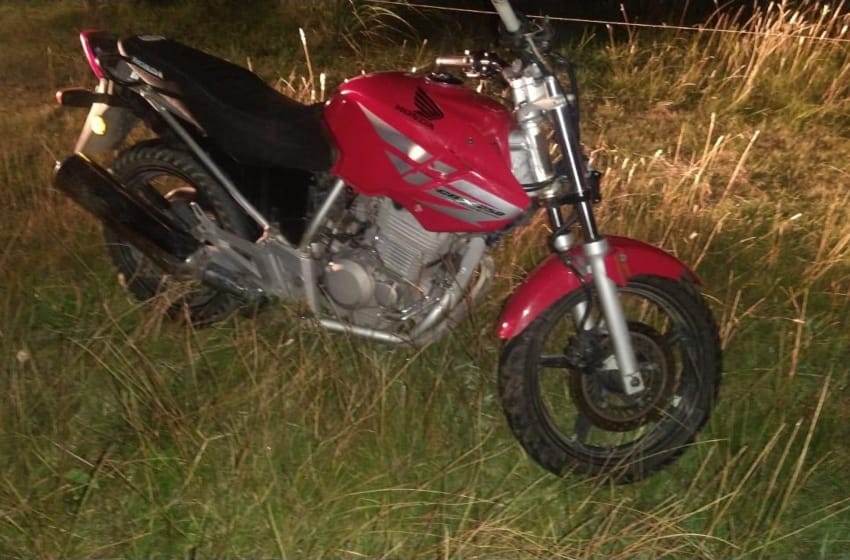 Escapó en una moto robada: alojado en Batán por encubrimiento