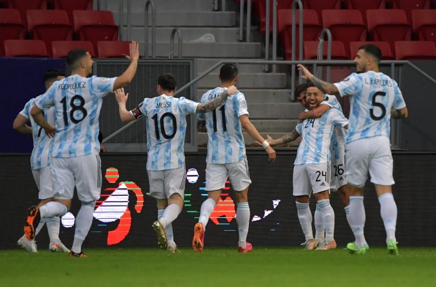Argentina ganó y se metió en cuartos de final