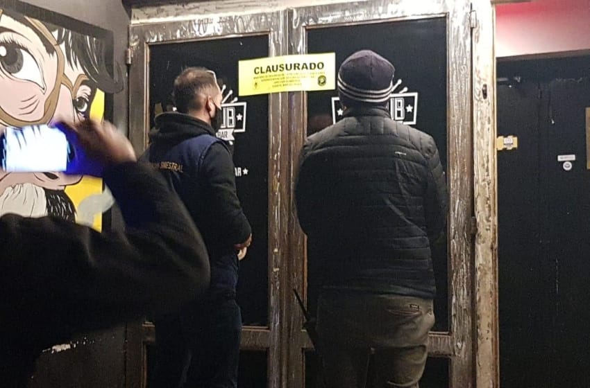 "Cachengue en el club": clausuran bar por fiesta clandestina con más de 100 personas
