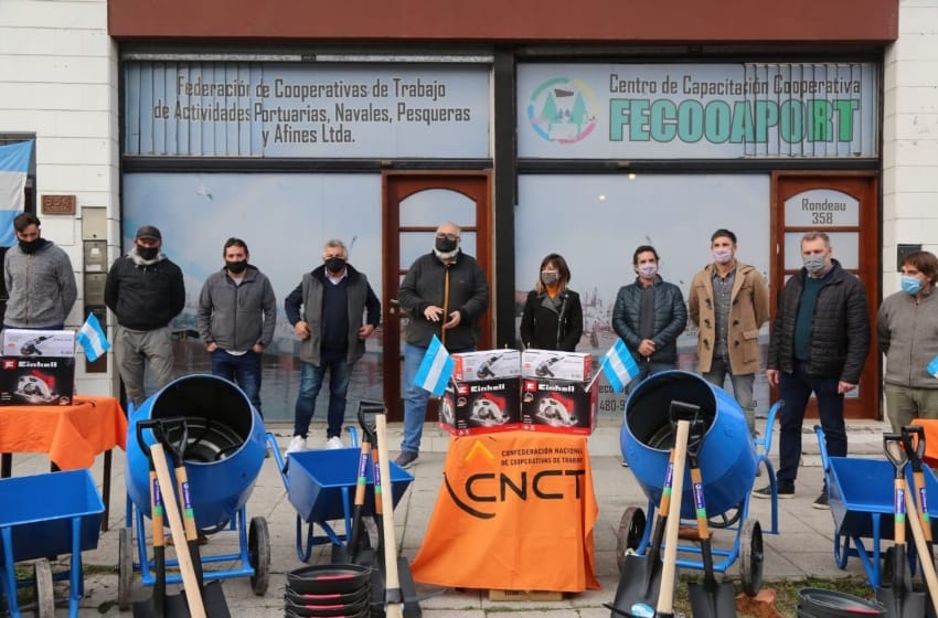 Trabajo: Nación entregó herramientas a cuatro cooperativas de Mar del Plata