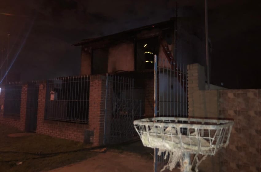 Un incendio destruyó el 70% de una casa en barrio Libertad