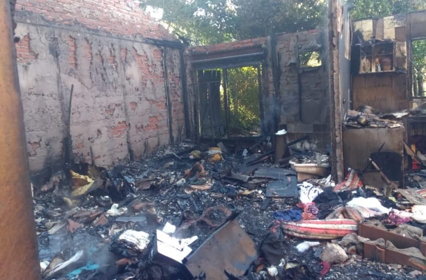 Otro incendio en Mar del Plata: se prendió fuego una casa en Félix U. Camet