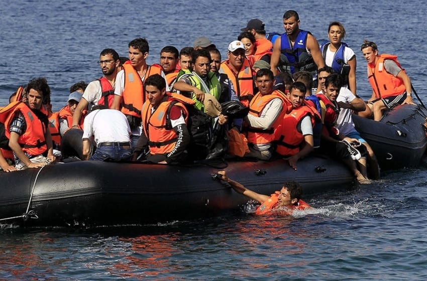 Más de 40 desaparecidos por el naufragio de un barco con migrantes frente a Túnez