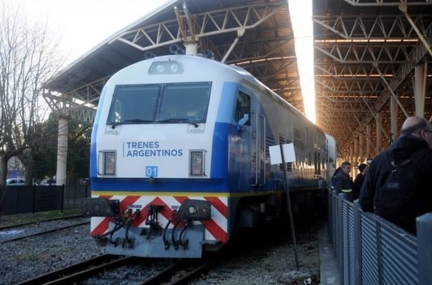 Siguen juntando firmas para la vuelta del tren entre Mar del Plata y Miramar