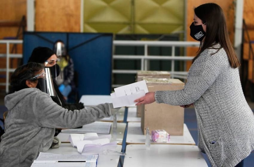 Confirman que personas contagiadas o aisladas podrán ir a votar pero quedan eximidas de la obligatoriedad