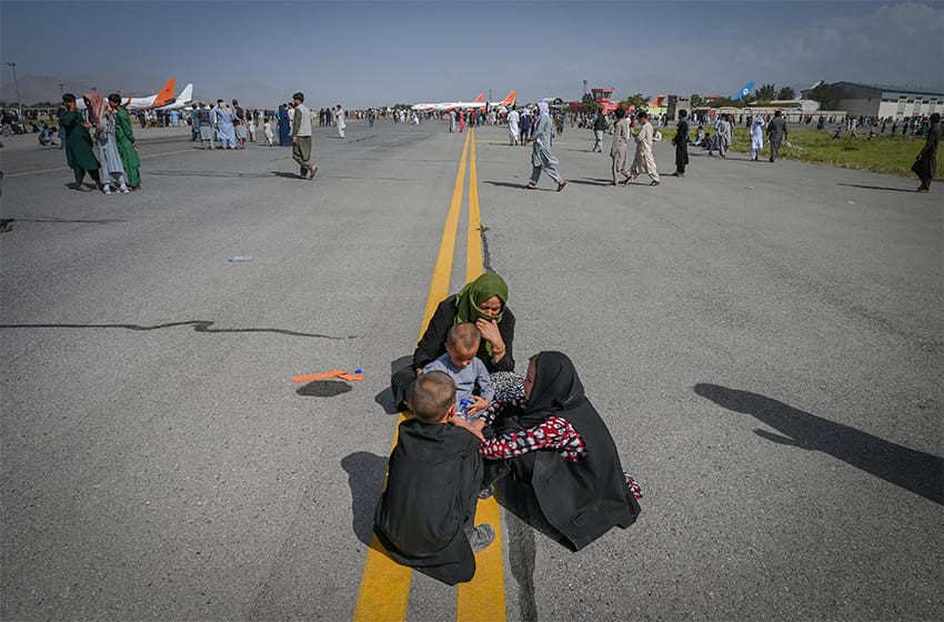 Impactantes imágenes del aeropuerto internacional afgano luego de que los talibanes tomaran Kabul