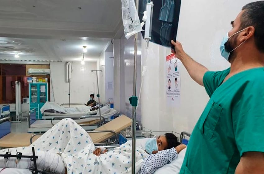 La OMS alertó que menos del 5% de la población de Afganistán fue vacunada
