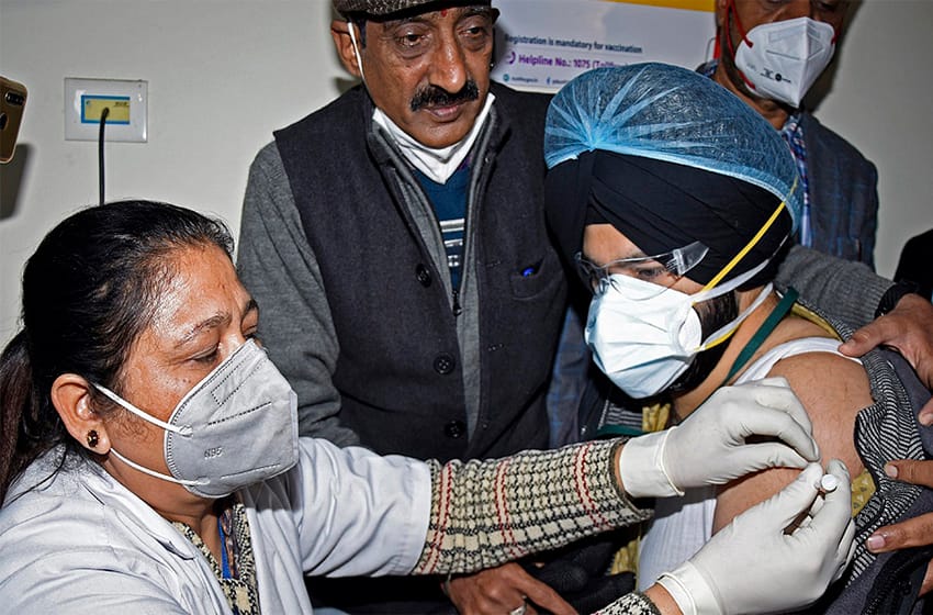 India, uno de los países más golpeados, aprueba la vacuna de Johnson & Johnson