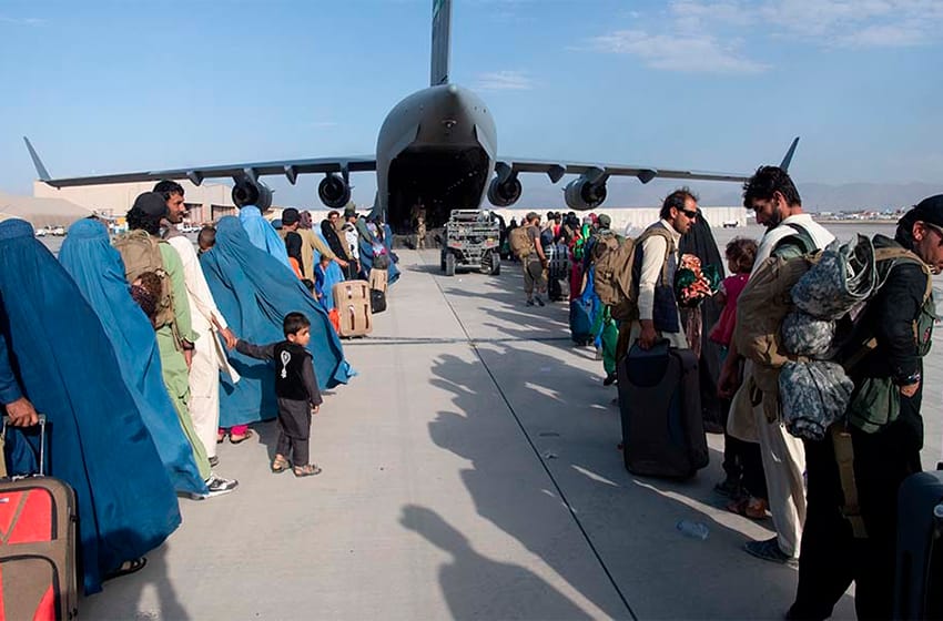 Reino Unido advirtió sobre un "ataque terrorista inminente" en el aeropuerto de Kabul