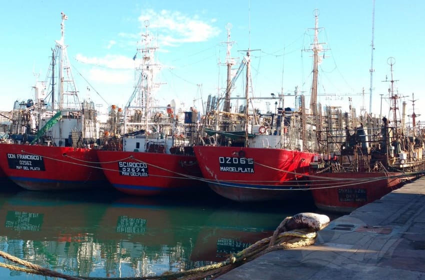 Gremio pesquero rechazó abordajes de buques en alta mar