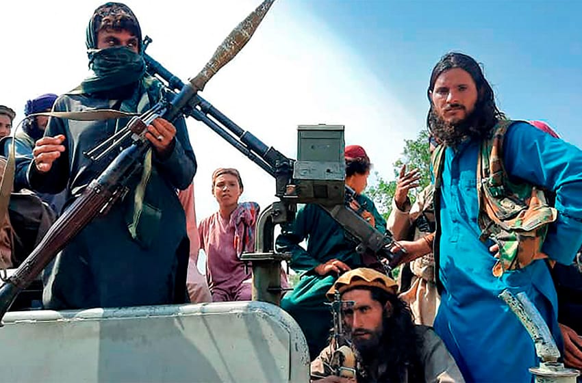 Los talibanes anunciaron una amnistía y piden a las mujeres sumarse al gobierno