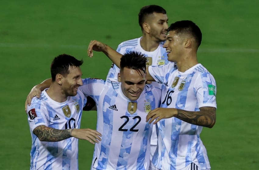 Argentina le ganó 3-1 a Venezuela como visitante en el primer partido tras la conquista de la Copa América
