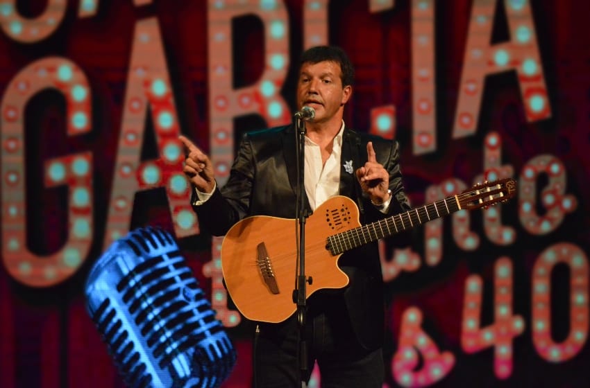 El showman Carlos García "Te canta las 40"