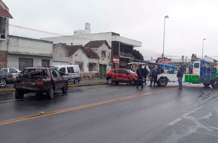 Triple choque en Luro y 182: un auto dobló a la izquierda e impactó con otros dos