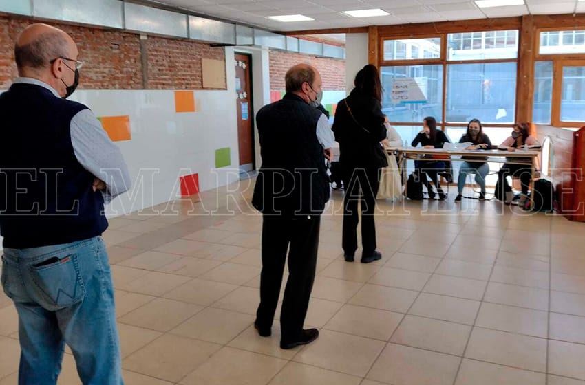Finalizaron los comicios en Mar del Plata y comenzó el conteo de votos