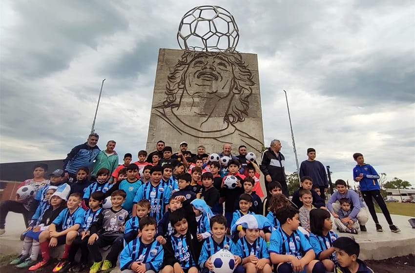 A un año de la muerte de Maradona, se inauguró el Parque Municipal "El Diego" en Santa Clara del Mar