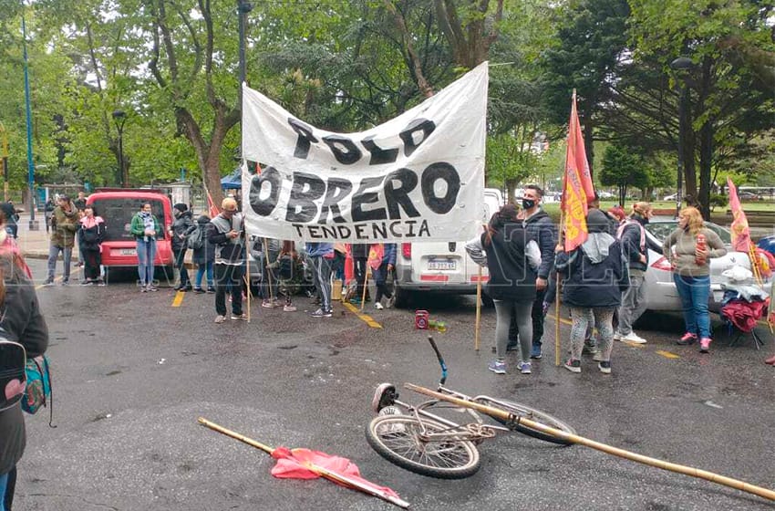 El Polo Obrero realizó una nueva protesta frente al Municipio