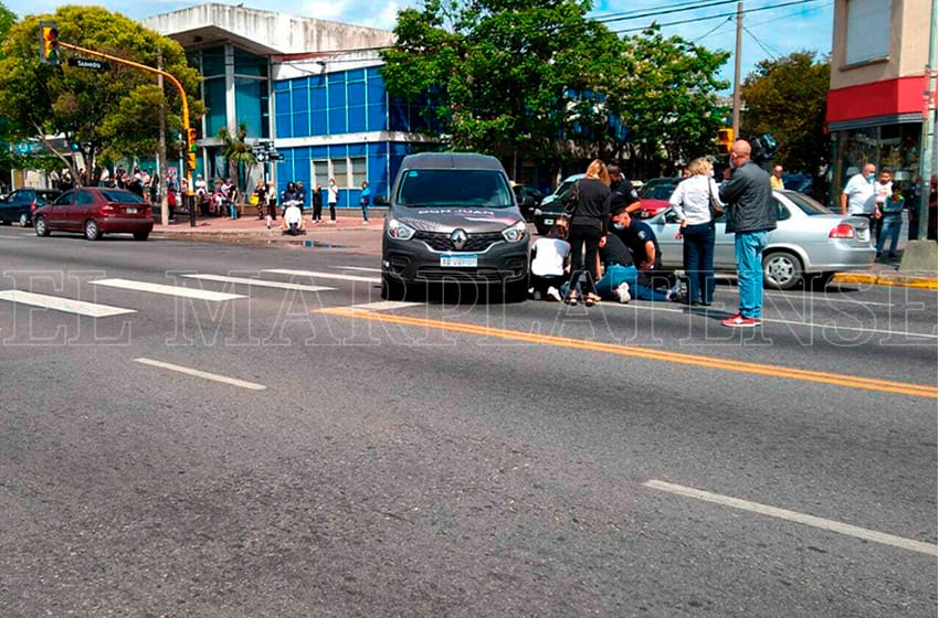 Atropellan a una mujer que cruzaba caminando por avenida Independencia