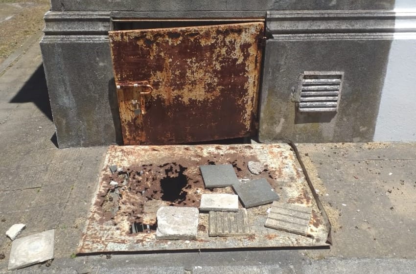 Fotos: preocupa el “deterioro constante” en el Cementerio Municipal de la Loma