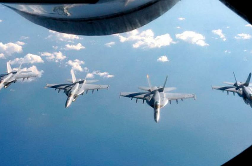 La OTAN envió aviones y navíos al este de Europa para reforzar la defensa frente a Rusia