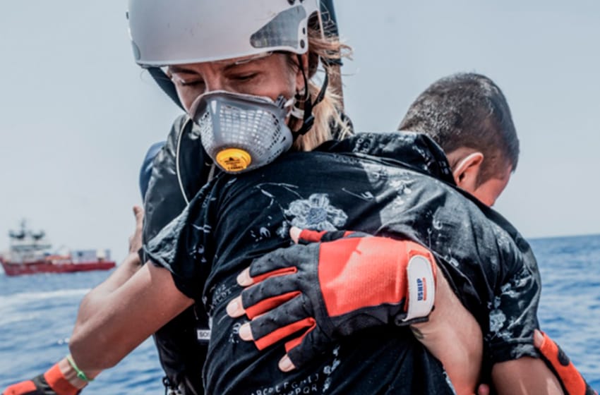 Al menos siete migrantes muertos y 280 rescatados tras naufragar en el mar Mediterráneo