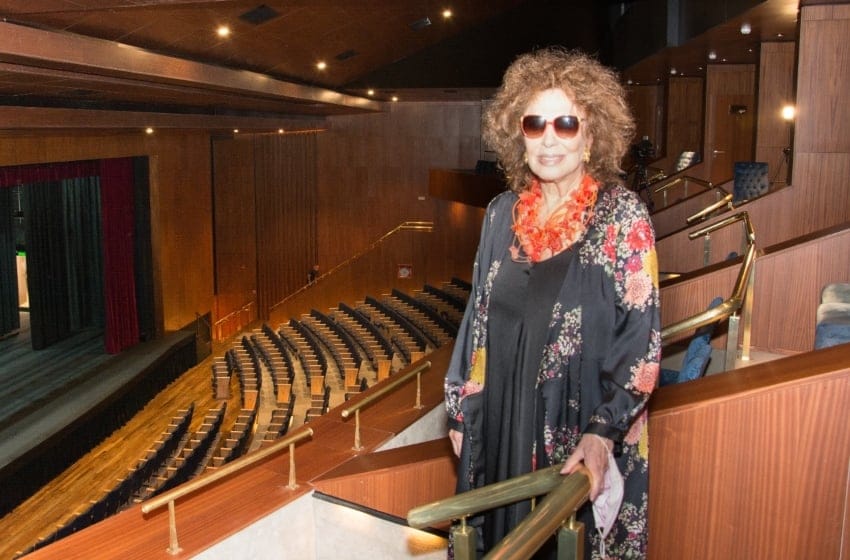 El Tronador homenajeó a Graciela Borges: “Cuando uno ve este teatro, ve la esperanza que uno pone en un país”