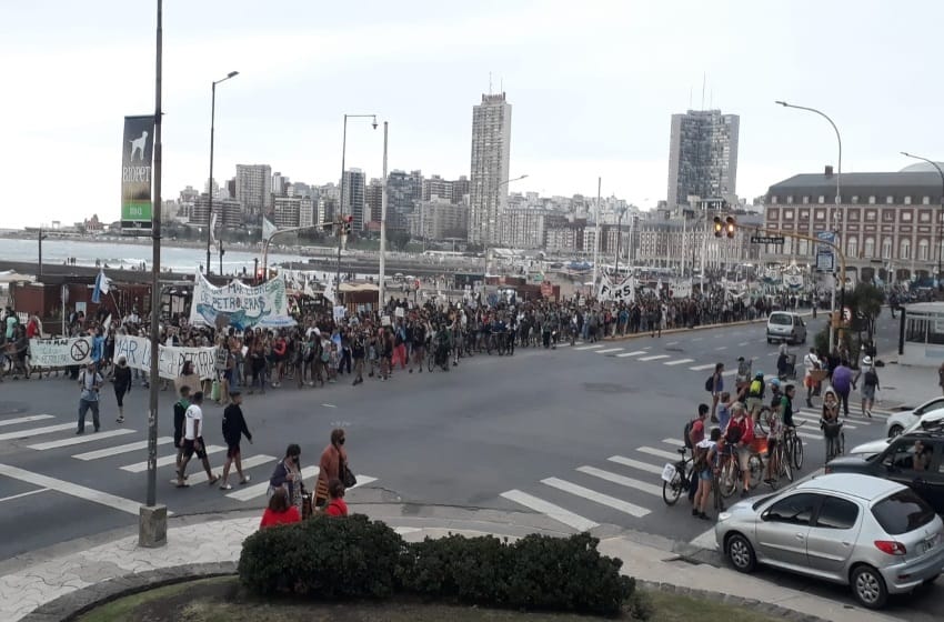 Una multitud le dijo "No a las petroleras" en Mar del Plata