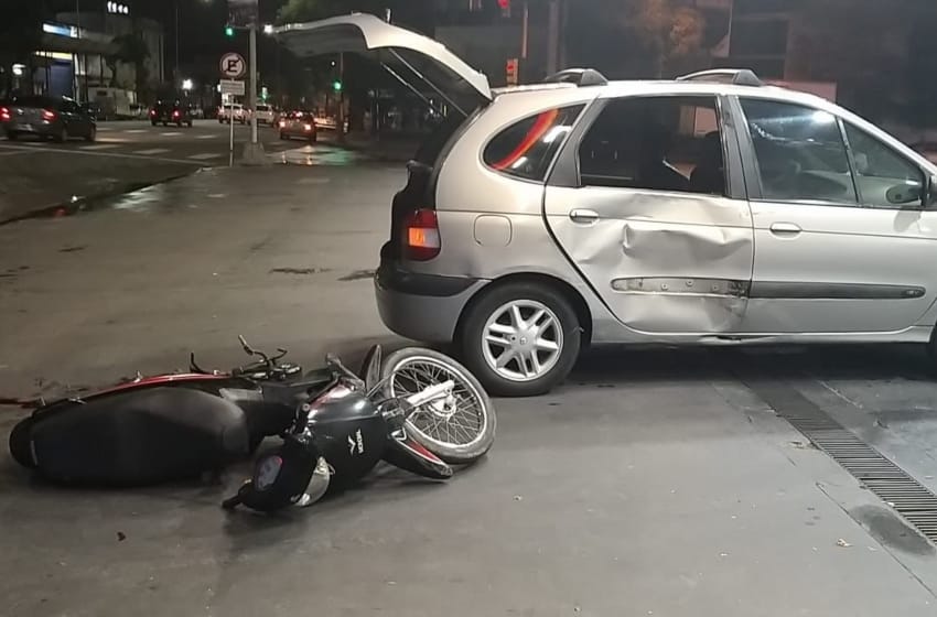 Un motociclista en grave estado tras un choque