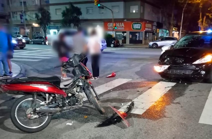 Siniestro vial en Independencia y Libertad dejó a un hombre con la pierna fracturada