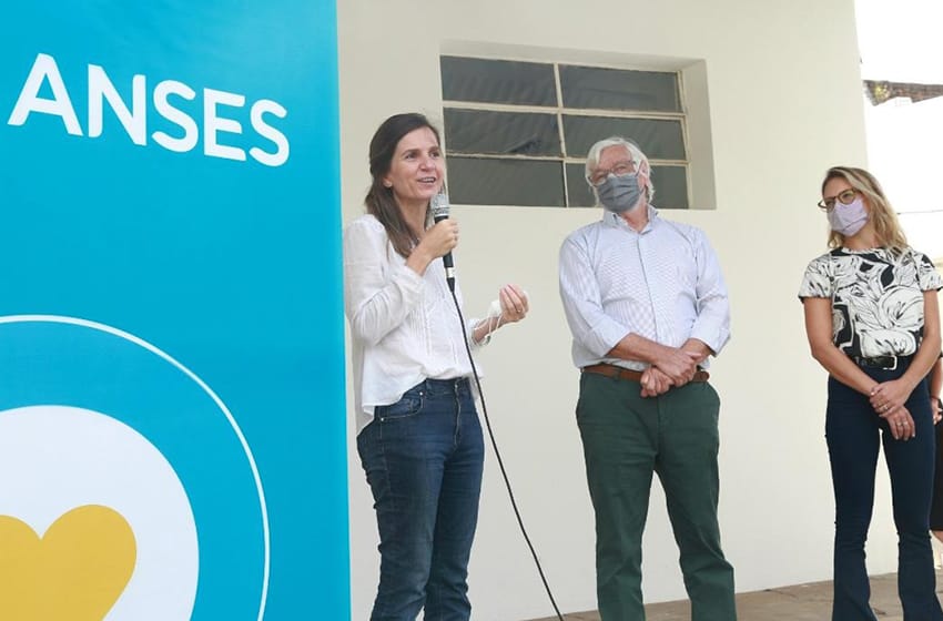 Raverta inauguró oficinas de ANSES en Tres Lomas y Florentino Ameghino