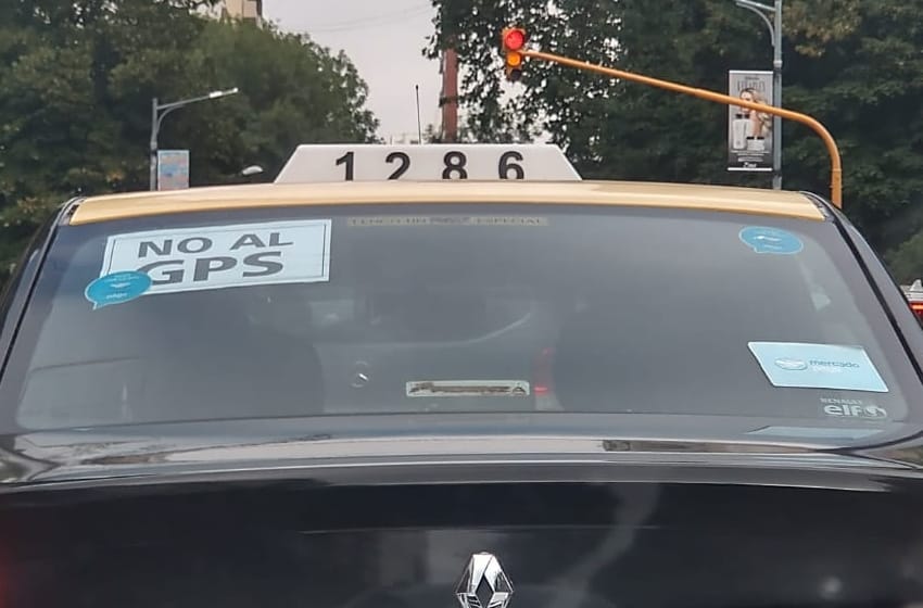 Malestar municipal por la disidencia en la instalación de GPS en taxis