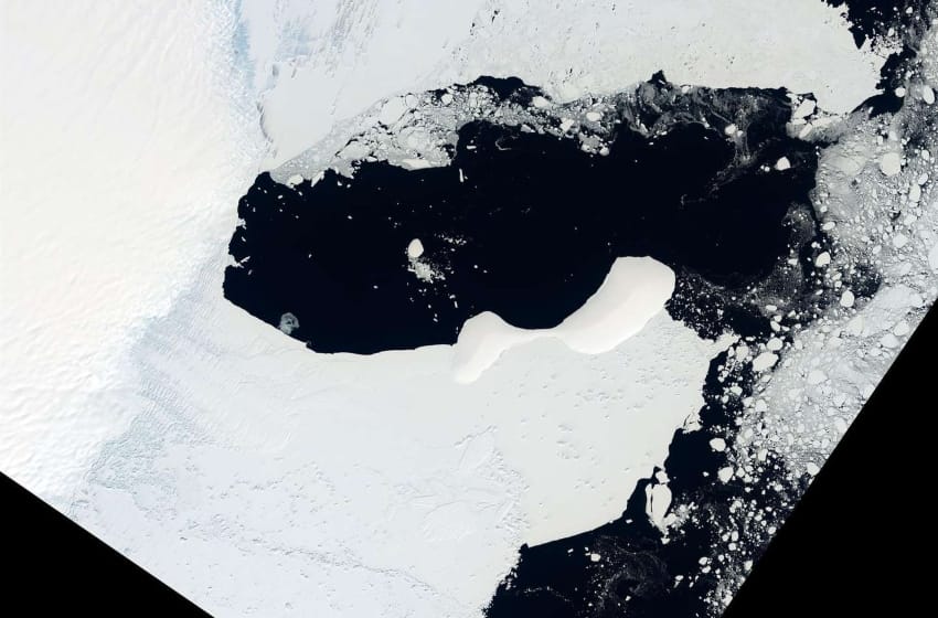 Una plataforma de hielo de más de 1.200 kilómetros cuadrados colapsó en la Antártida
