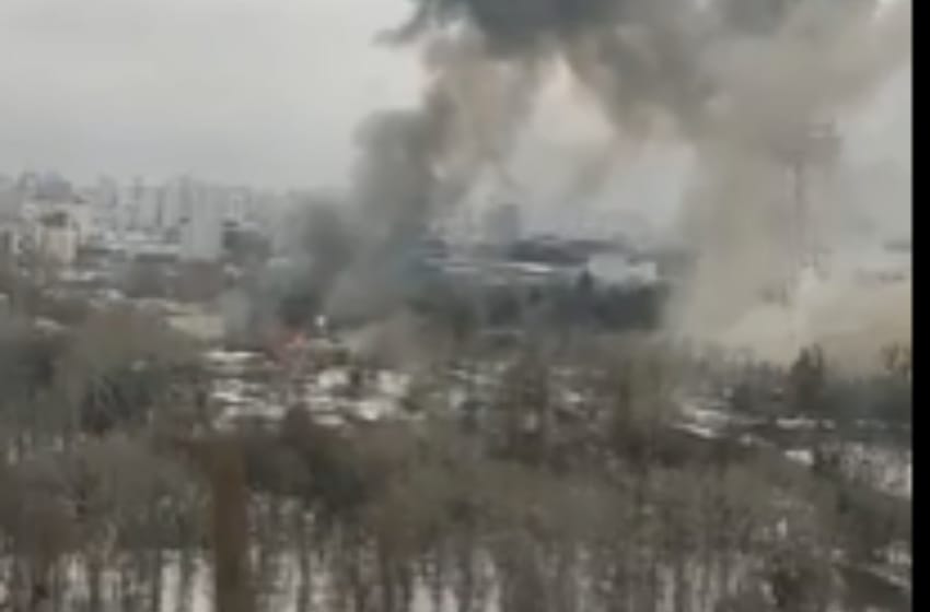 Rusia bombardeó la torre de televisión en Kiev: se cortó la trasmisión y hay cinco muertos