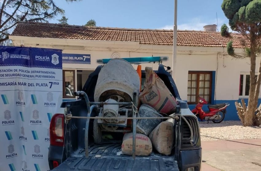 Allanamientos en Los Pinares: recuperan herramientas robadas y una moto con pedido de secuestro