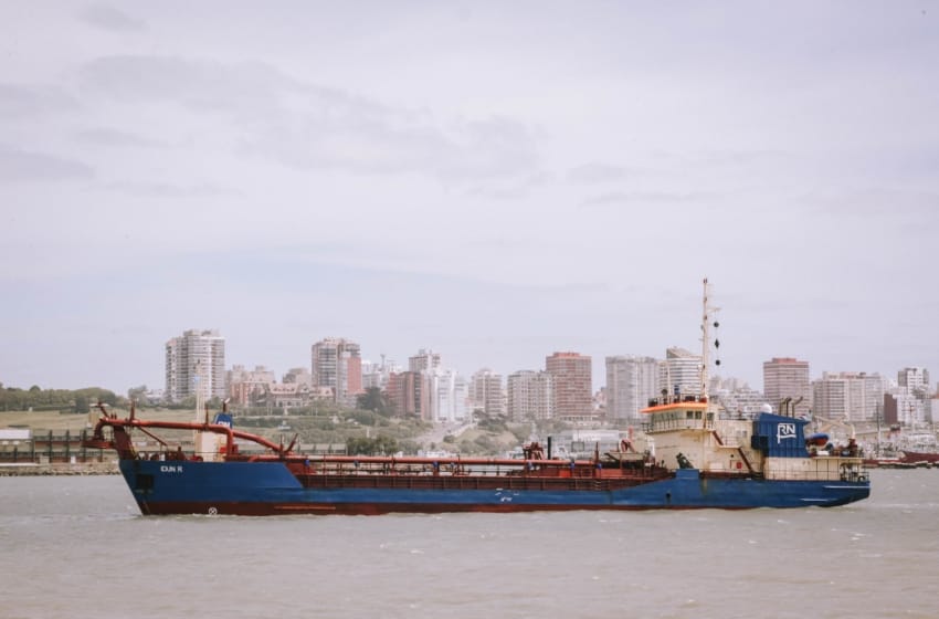 Tras cuatro meses, finalizó el dragado del Puerto de Mar del Plata