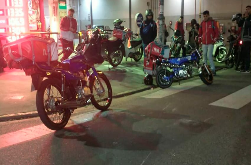 Choque de motos en el centro: un conductor hospitalizado