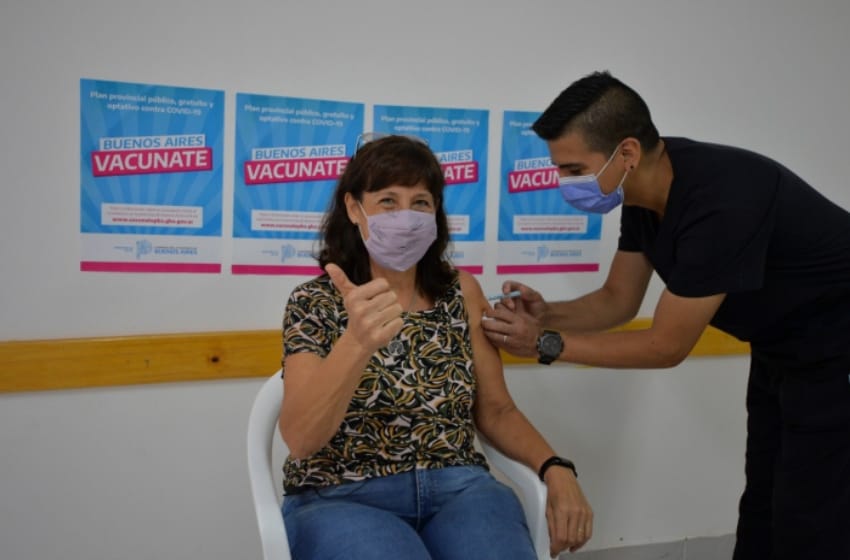 Suba de contagios: la Provincia insiste en la necesidad de vacunarse y recomienda uso de barbijos