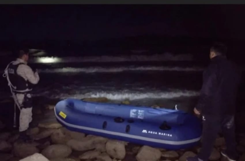 Tragedia en un lago en Chubut: una mujer murió tras perderse en un bote inflable y buscan a su hermano de 4 años