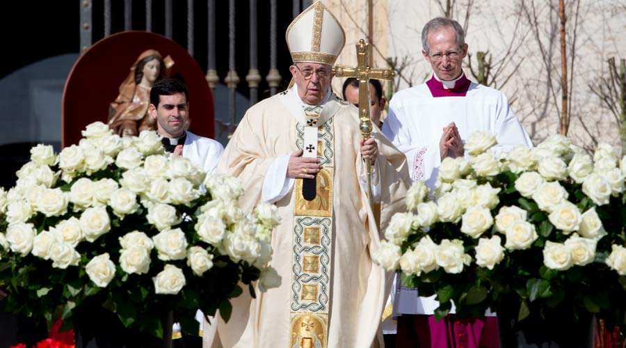 Ante 100.000 fieles en la Plaza de San Pedro, el Papa reclamó por la paz en Ucrania