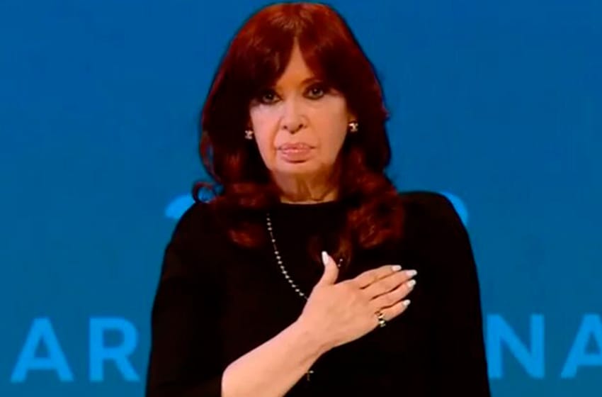 Más cuestionamientos de Ocaña por la doble jubilación de privilegio de Cristina Kirchner