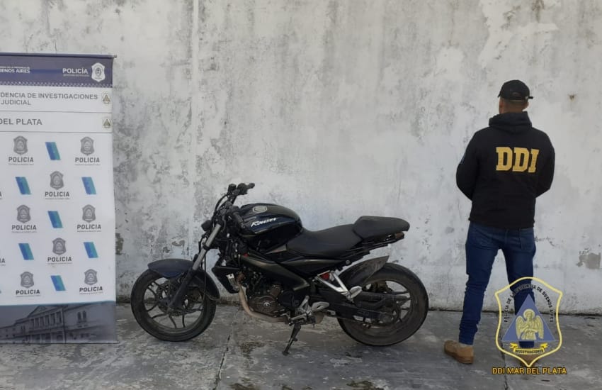 Tras una persecución, detienen a una joven por el robo de una moto