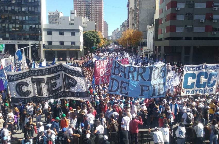 Día del Trabajador: sin Alberto Fernández, los movimientos sociales hacen una demostración de fuerza