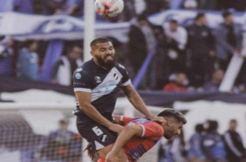 Alvarado visita a Deportivo Riestra con la cabeza en Belgrano