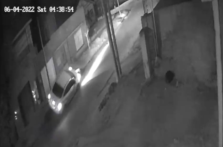 Video: buscan a conductor de auto que chocó en la madrugada y huyó
