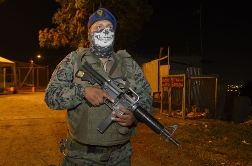 Las Fuerzas Armadas dijeron que "la democracia está en riesgo" por las protestas indígenas