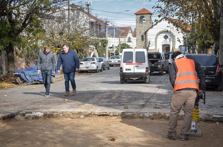 La Municipalidad comienza a realizar obras viales en el barrio Primera Junta